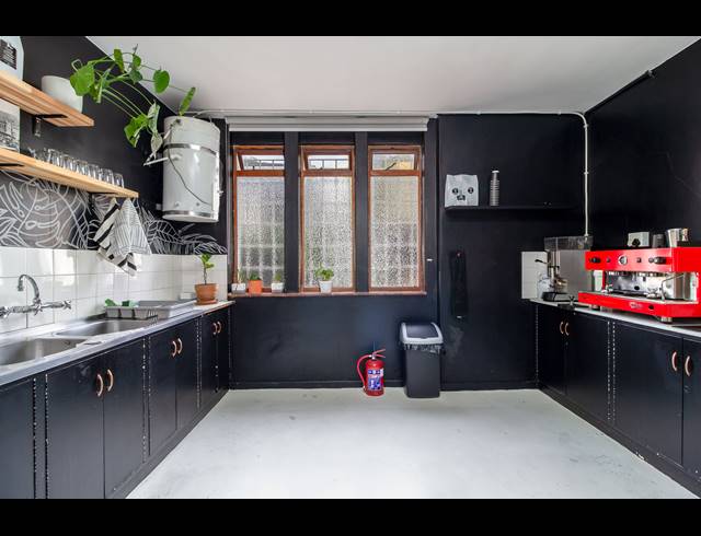 490M² CO-WORKING SPACE FOR SALE IN GREEN POINT